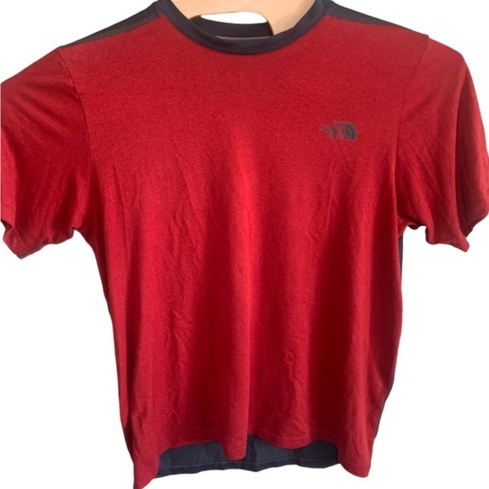 The North Face FlashDry Activewear T-Shirt Short Sleeve Crew Neck Red Men Medium